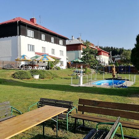 Hotel - Penzion M&M Jachymov Bagian luar foto