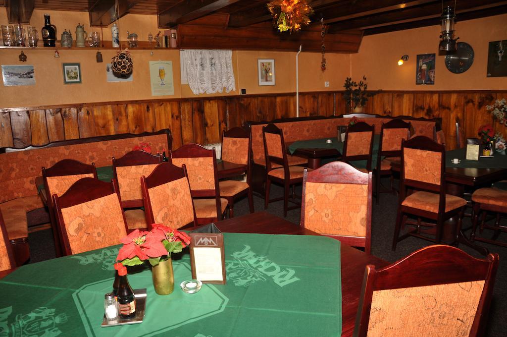 Hotel - Penzion M&M Jachymov Bagian luar foto