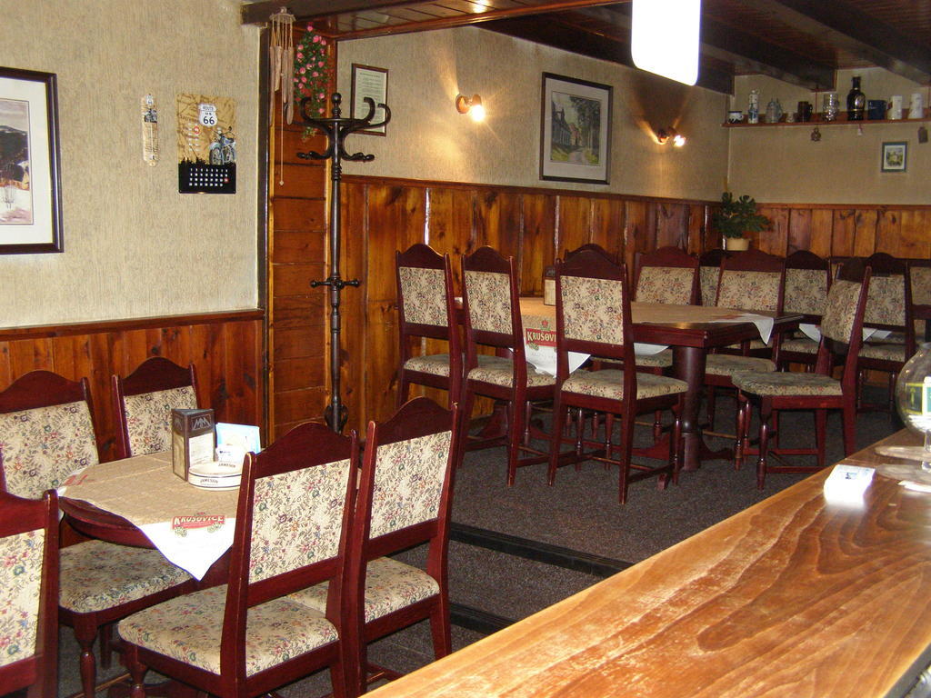 Hotel - Penzion M&M Jachymov Bagian luar foto